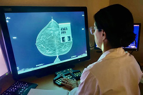 Dr. Nicole Kelleher VPFW conducting mammogram screening