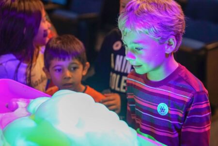 Kids at GLOW event at Science Museum of Virginia