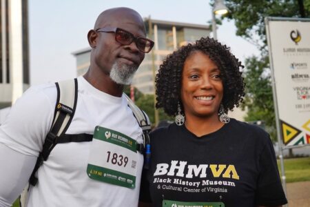 Djimon Hounsou with Run Richmond participant 16.19