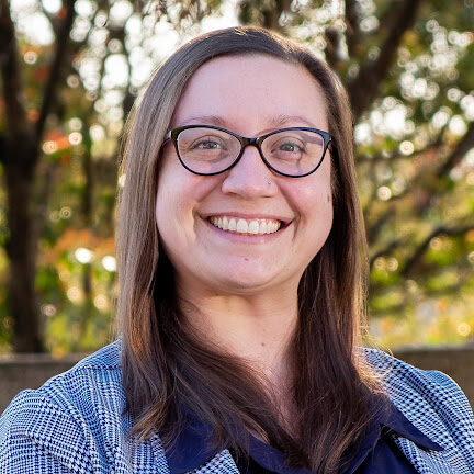 Vicky Yeroian headshot