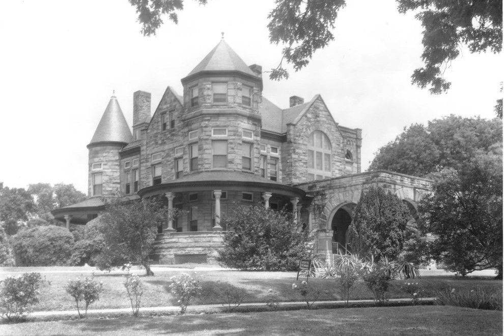 Maymont Mansion with walkway to red roof gazebo - PC Dementi