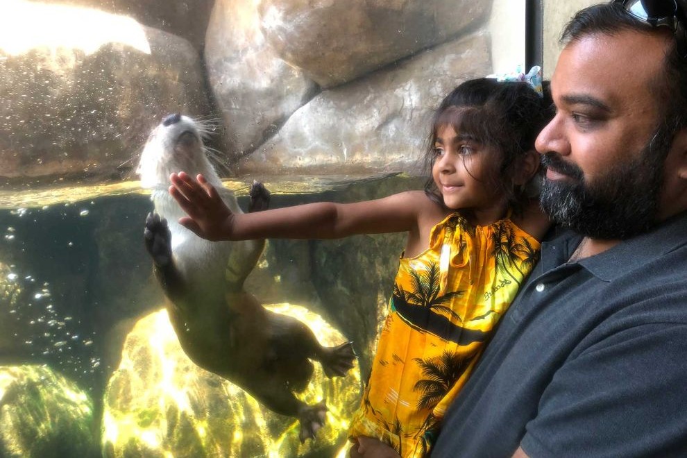 Maymont Nature Center - father daughter otter