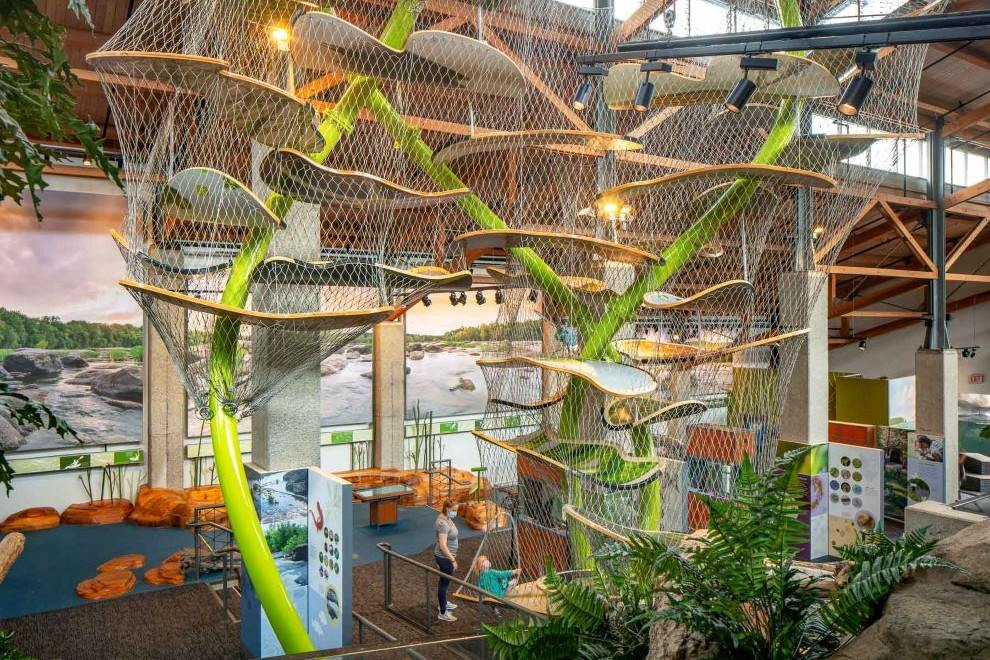 Robins Nature Center Maymont-climbing sculpture- c. Scott Hargis Photo