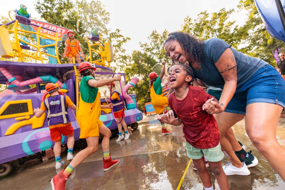 Family having fun SPLASH Water Parade at Kings Dominion