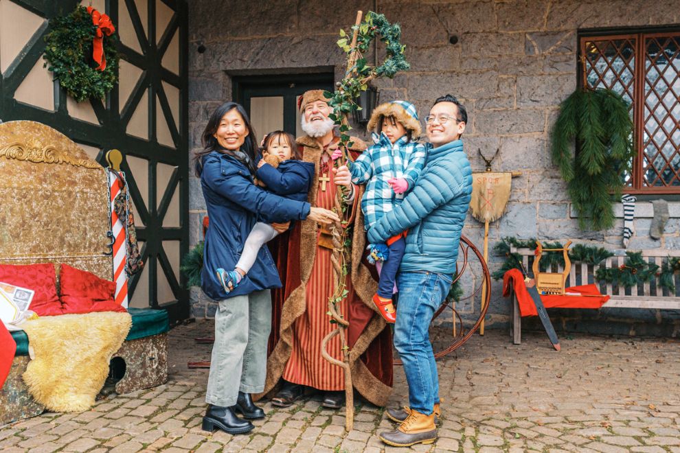Maymont holidays, Father Christmas and a family, Richmond, VA