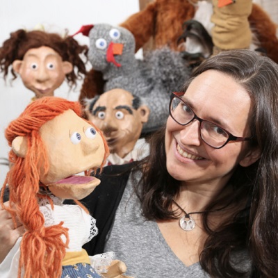 Barefoot Puppets: Can’t Catch Me!