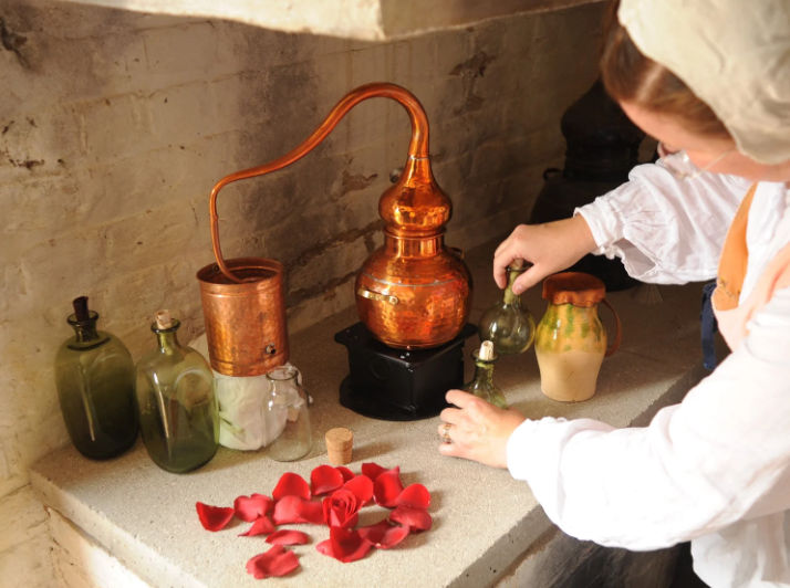 Common Scents: A Garden Still House Demonstration with Rebecca Suerdieck