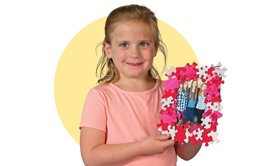 girl with picture frame craft